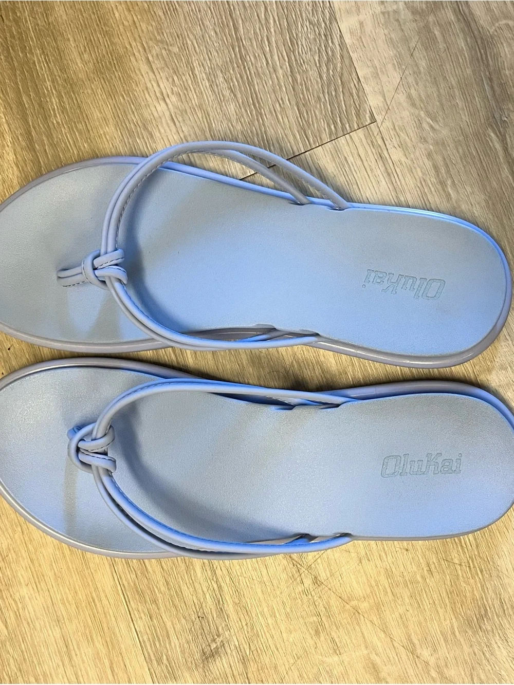 OluKai Women’s Light Blue Knotted Strap Flip Flop Sandal